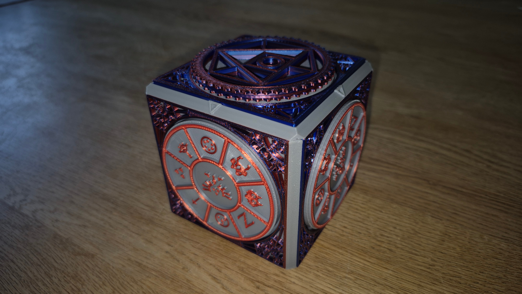 Mystery Puzzle Box i grå, blå og rød